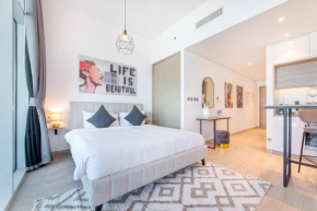Funky STUDIO Dubai Marina outstanding facilities